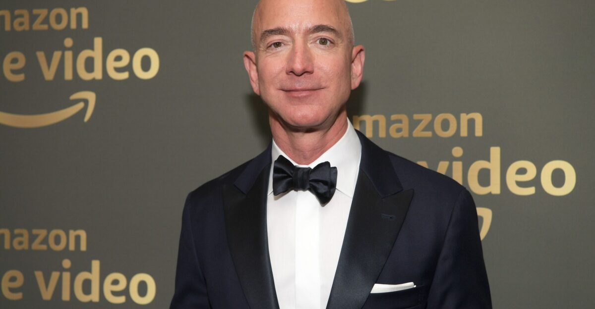 HAPPY 57th BIRTHDAY to JEFF BEZOS 1 12 21 Born Jeffrey Preston Jorgensen American internet entrepreneur industrialist media proprietor and investor He is best known as the founder CEO and president of the multi-national technology company Amazon The first centi-billionaire on the Forbes wealth index Bezos was the world s richest person from 2017 until Elon Musk surpassed him on January 7 2021 by mignoliacdf-8 Cabrera