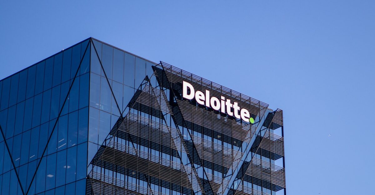skyscraper deloitte logo glass building business office structure deloitte deloitte deloitte deloitte deloitte