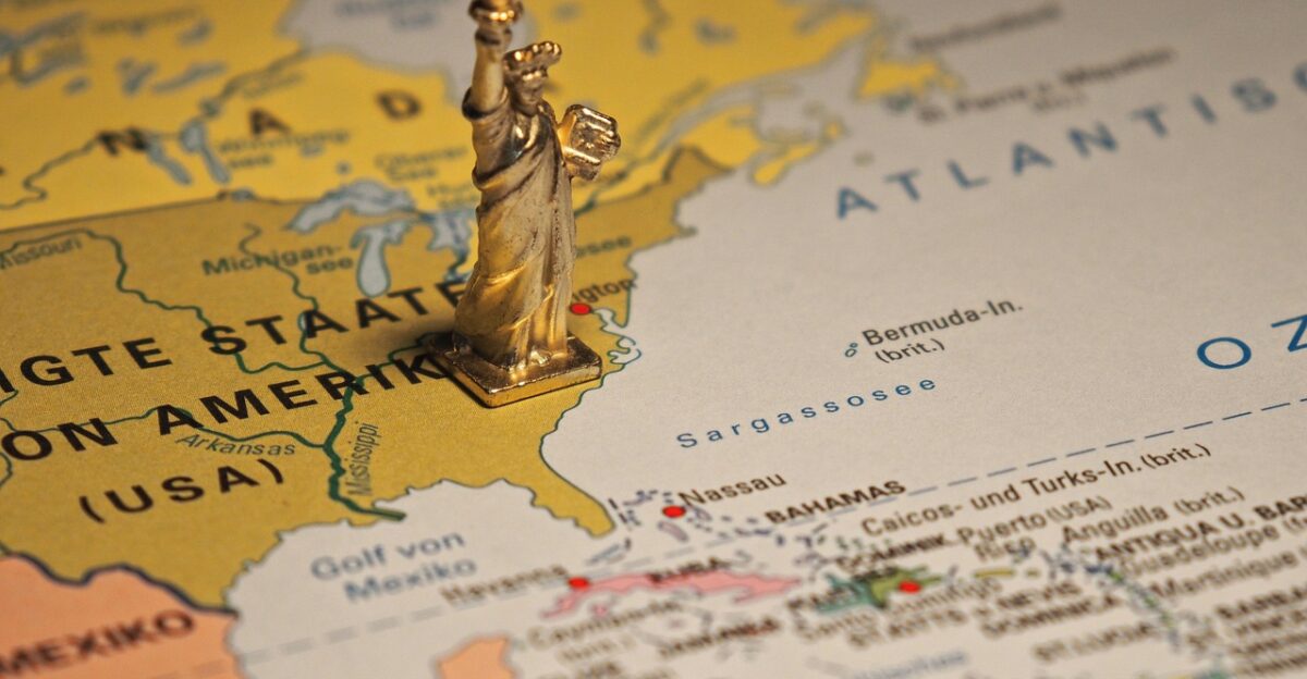 statue of liberty usa map miniature america new york close up united states map macro map of the world