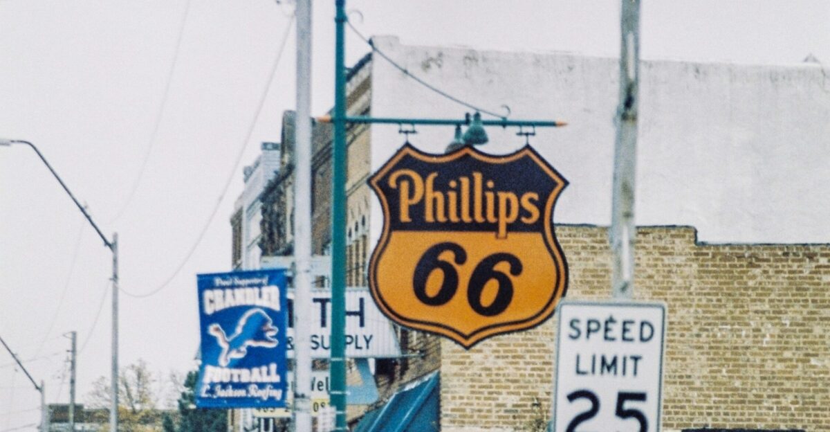 a street sign on the side of a road
